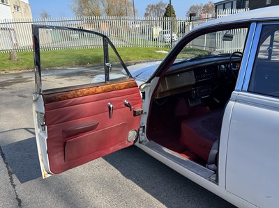 Lot 97 - 1967 Daimler V8