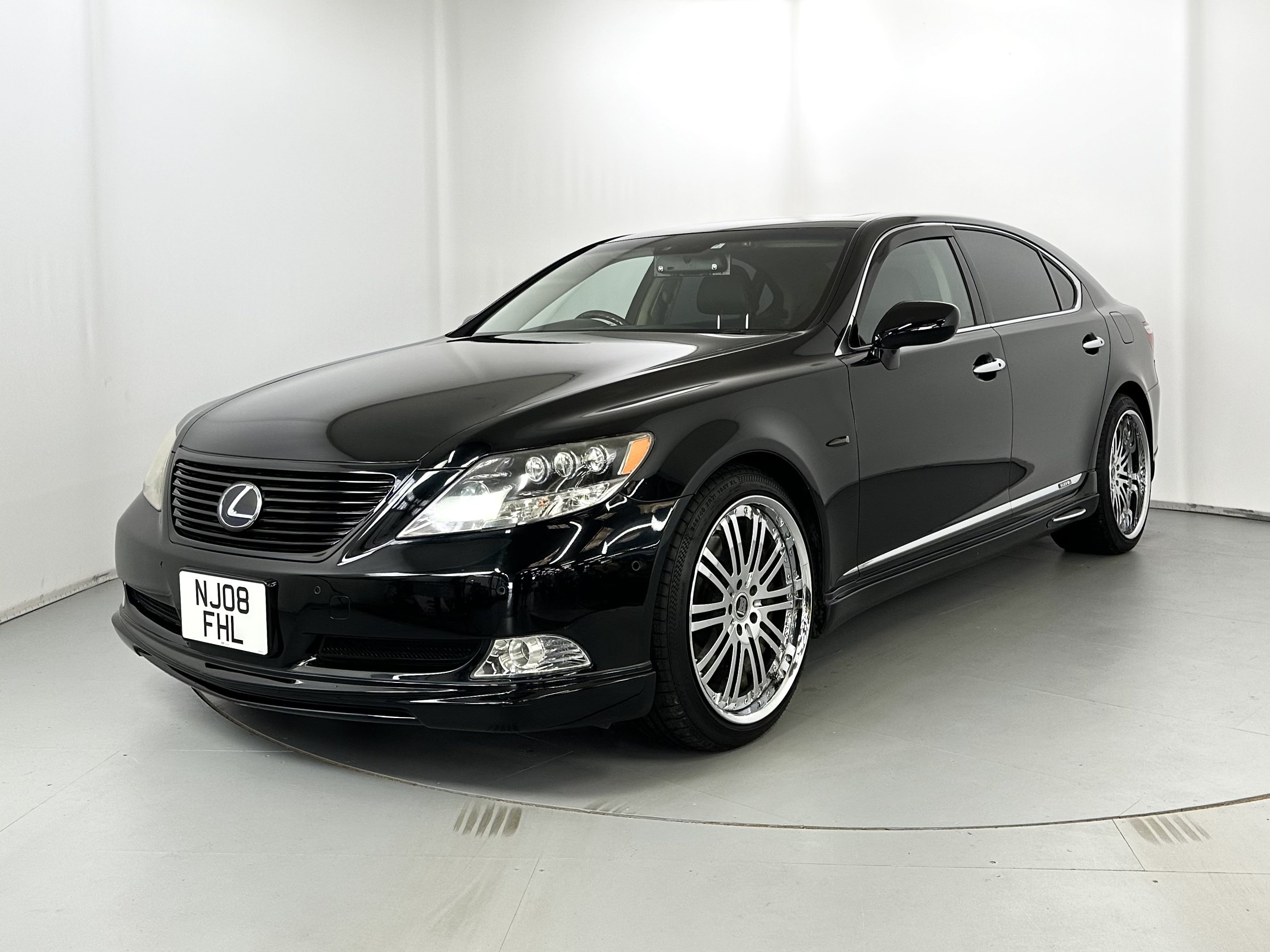 mogushione　レクサスLS600hL Lot 77 - 2008 Lexus LS600HL RSR