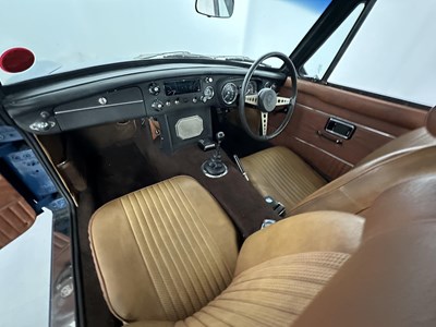Lot 151 - 1971 MG BGT