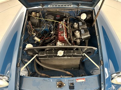 Lot 151 - 1971 MG BGT