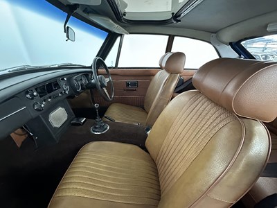 Lot 151 - 1971 MG BGT