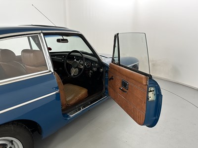 Lot 151 - 1971 MG BGT