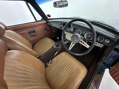 Lot 151 - 1971 MG BGT