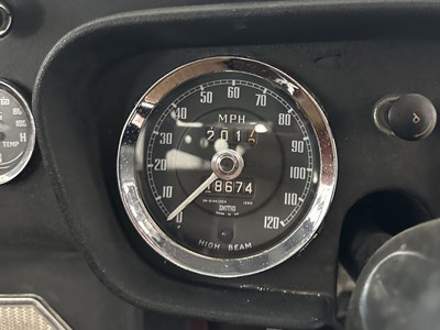 Lot 151 - 1971 MG BGT