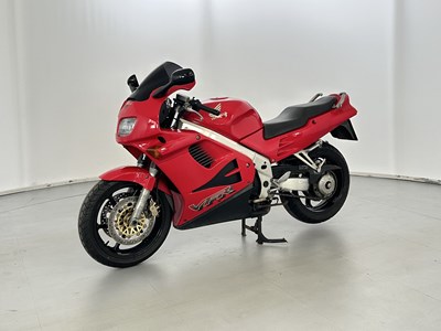 Lot 27 - 1997 Honda VFR 750