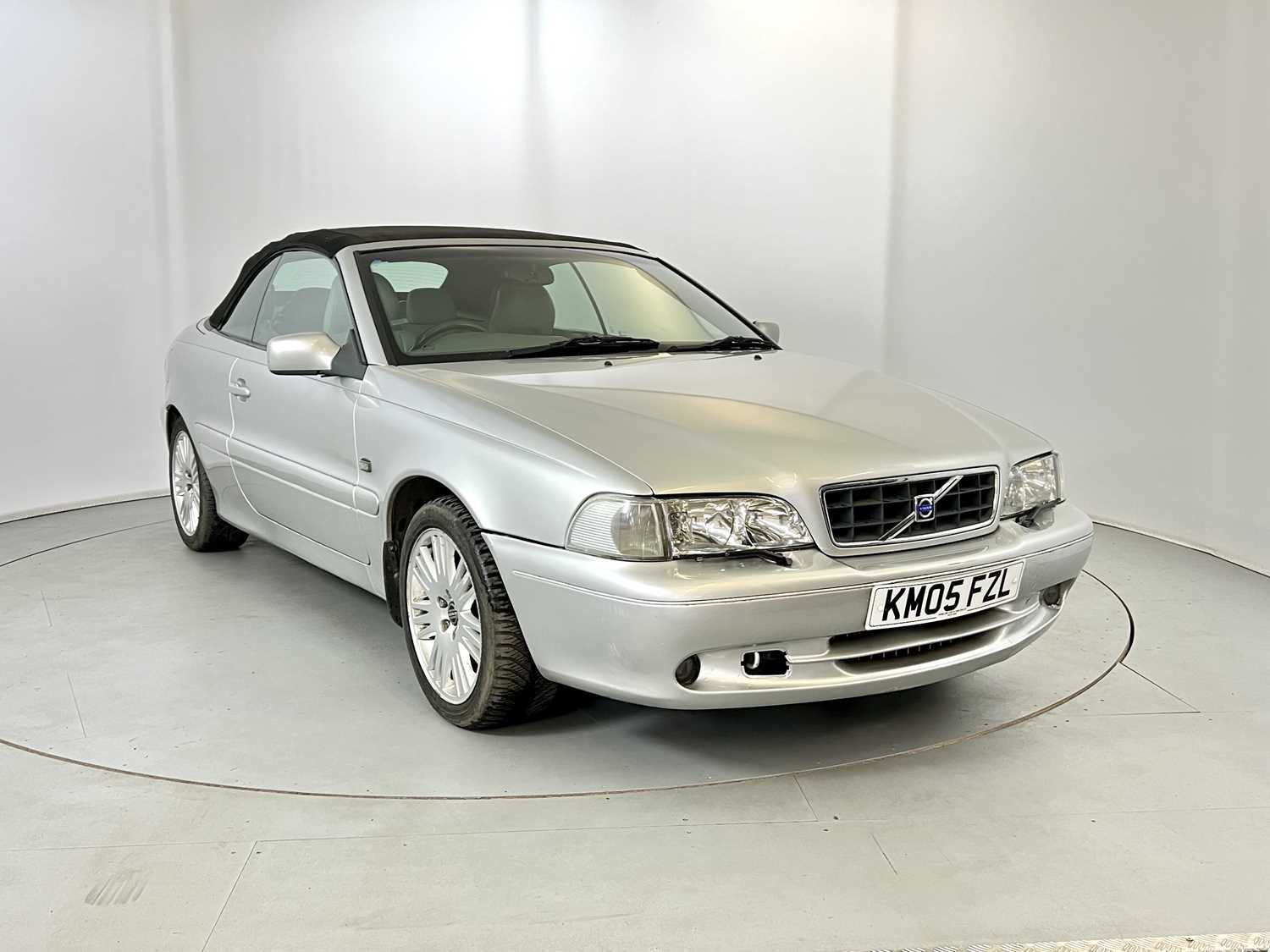 Lot 124 - 2005 Volvo C70 T GT