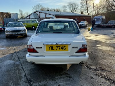 Lot 122 - 1999 Daimler Limousine - NO RESERVE