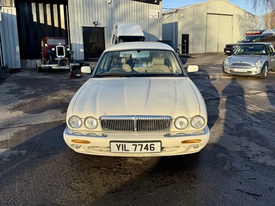 Lot 122 - 1999 Daimler Limousine - NO RESERVE