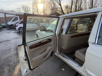 Lot 122 - 1999 Daimler Limousine - NO RESERVE