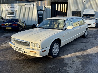 Lot 122 - 1999 Daimler Limousine - NO RESERVE