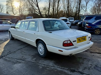 Lot 122 - 1999 Daimler Limousine - NO RESERVE