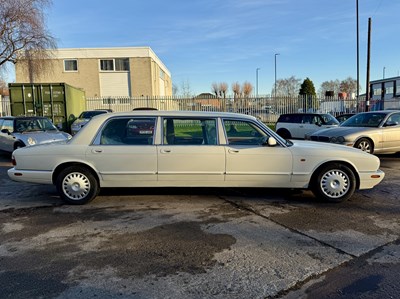 Lot 122 - 1999 Daimler Limousine - NO RESERVE