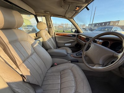 Lot 122 - 1999 Daimler Limousine - NO RESERVE