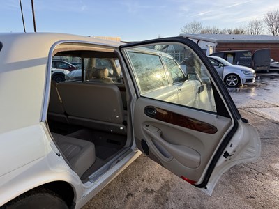 Lot 122 - 1999 Daimler Limousine - NO RESERVE