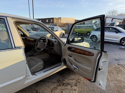 Lot 122 - 1999 Daimler Limousine - NO RESERVE