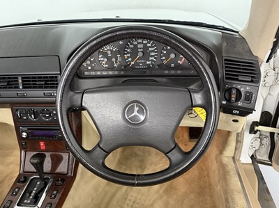 Lot 30 - 1991 Mercedes-Benz 300SL