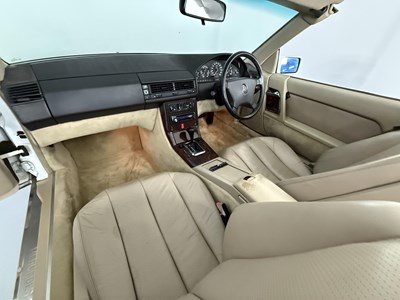 Lot 30 - 1991 Mercedes-Benz 300SL
