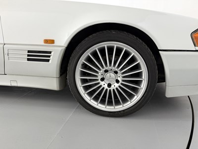 Lot 30 - 1991 Mercedes-Benz 300SL
