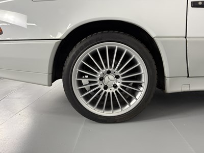 Lot 30 - 1991 Mercedes-Benz 300SL