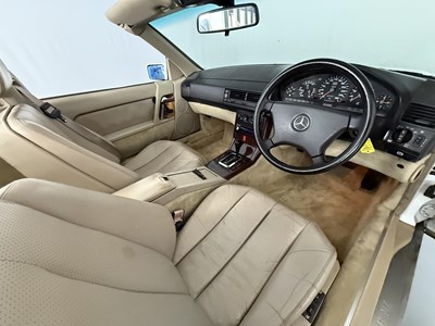 Lot 30 - 1991 Mercedes-Benz 300SL