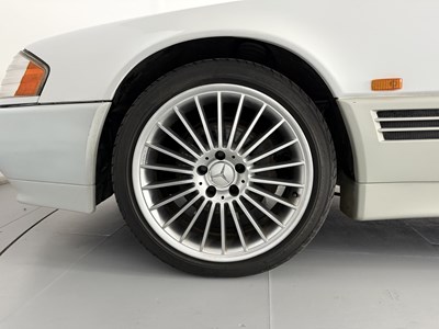 Lot 30 - 1991 Mercedes-Benz 300SL