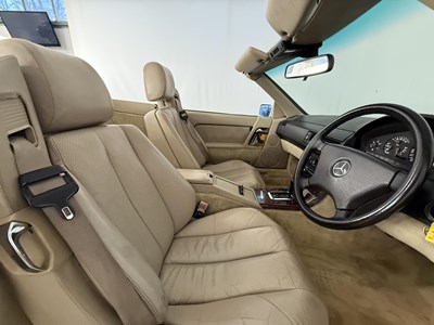 Lot 30 - 1991 Mercedes-Benz 300SL