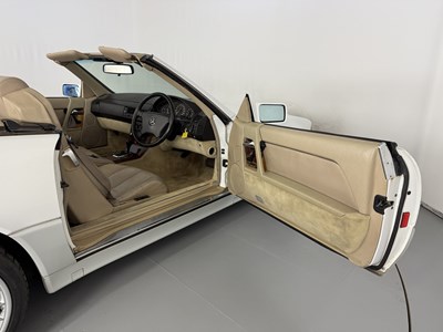 Lot 30 - 1991 Mercedes-Benz 300SL