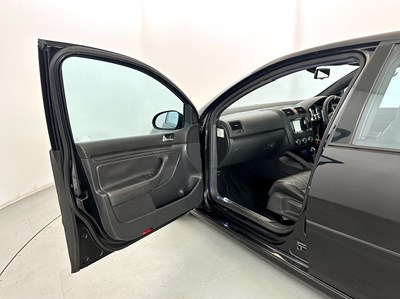 Lot 77 - 2007 Volkswagen Golf R32