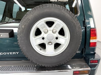 Lot 99 - 1998 Land Rover Discovery V8 LSE