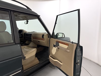 Lot 99 - 1998 Land Rover Discovery V8 LSE