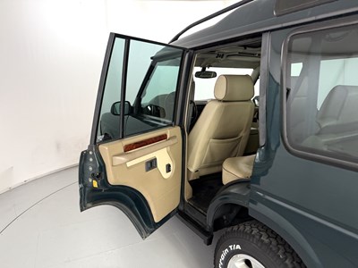 Lot 99 - 1998 Land Rover Discovery V8 LSE