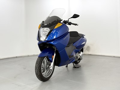 Lot 117 - 2007 Vectrix Scooter