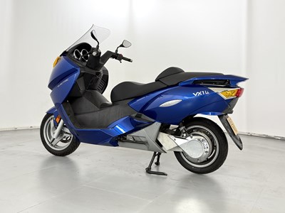 Lot 117 - 2007 Vectrix Scooter