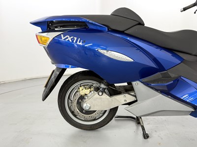 Lot 117 - 2007 Vectrix Scooter