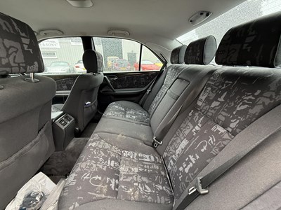 Lot 49 - 1998 Mercedes-Benz E200 - NO RESERVE