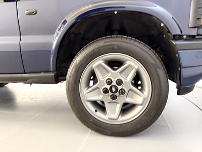 Lot 73 - 2001 Land Rover Discovery V8