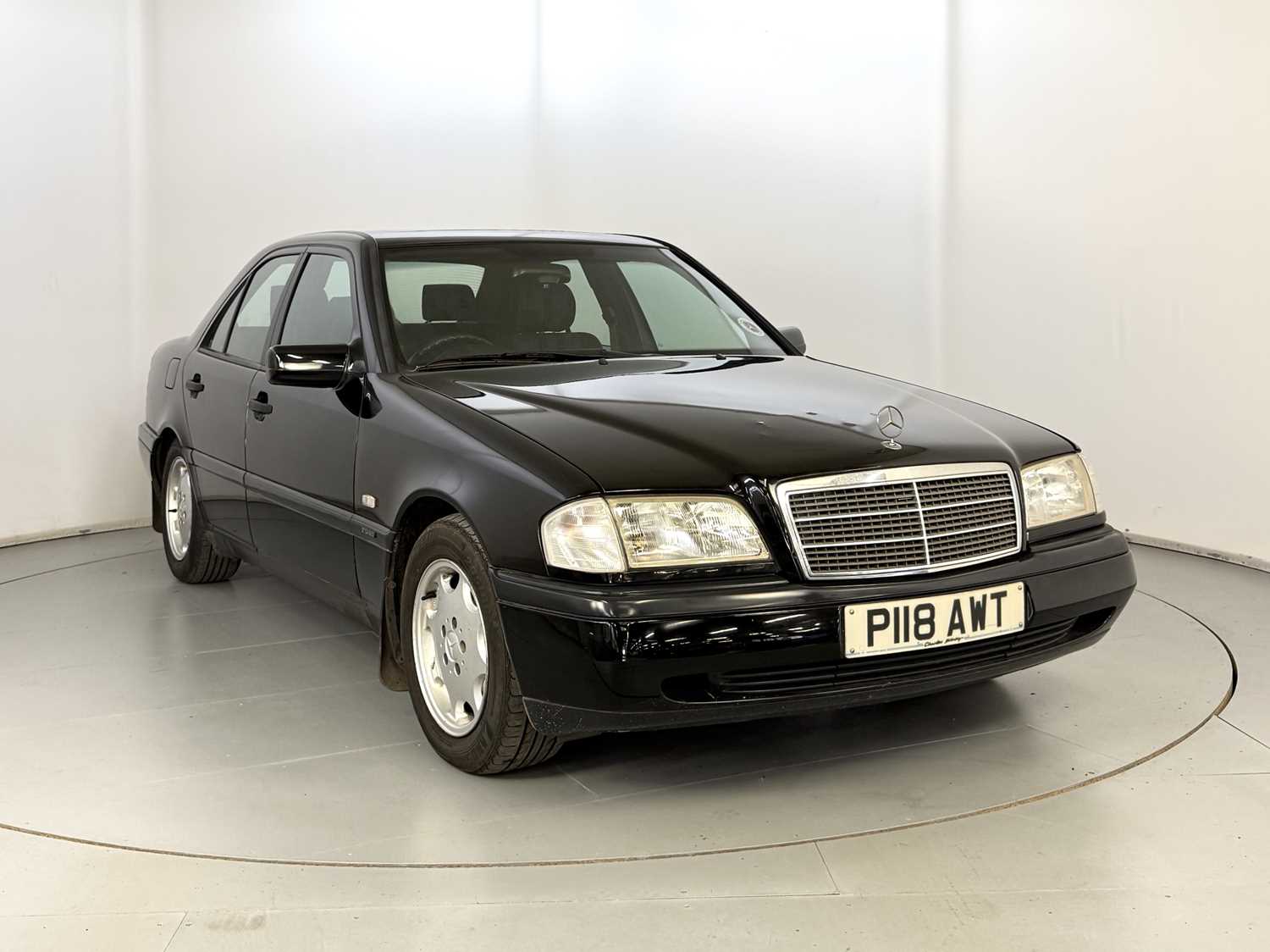 Lot 110 - 1997 Mercedes-Benz C180