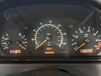 Lot 110 - 1997 Mercedes-Benz C180