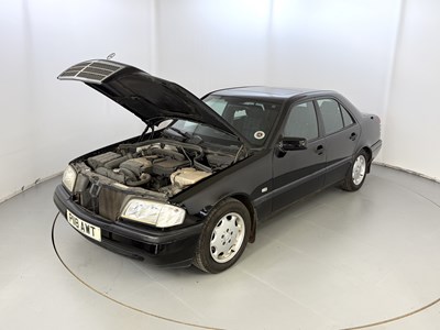 Lot 110 - 1997 Mercedes-Benz C180