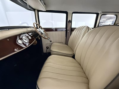 Lot 20 - 2001 Tudor Fordor