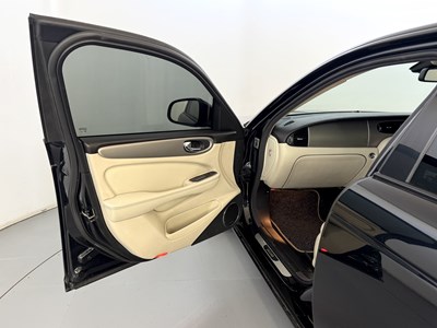 Lot 183 - 2008 Jaguar XJ Sport