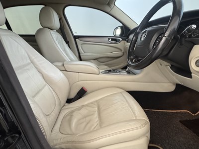 Lot 183 - 2008 Jaguar XJ Sport