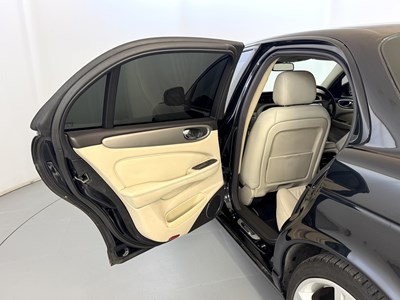 Lot 183 - 2008 Jaguar XJ Sport