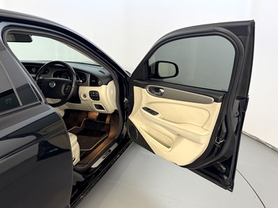 Lot 183 - 2008 Jaguar XJ Sport