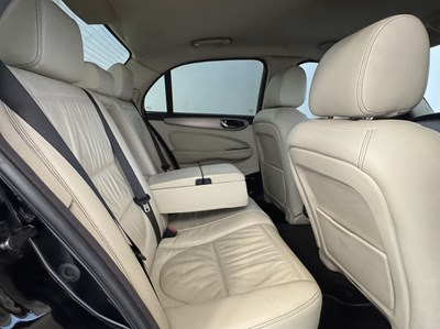 Lot 183 - 2008 Jaguar XJ Sport