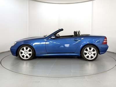 Lot 92 - 2000 Mercedes-Benz SLK320