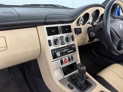 Lot 92 - 2000 Mercedes-Benz SLK320