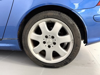 Lot 92 - 2000 Mercedes-Benz SLK320