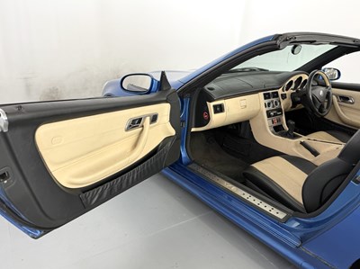 Lot 92 - 2000 Mercedes-Benz SLK320