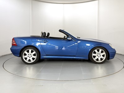 Lot 92 - 2000 Mercedes-Benz SLK320